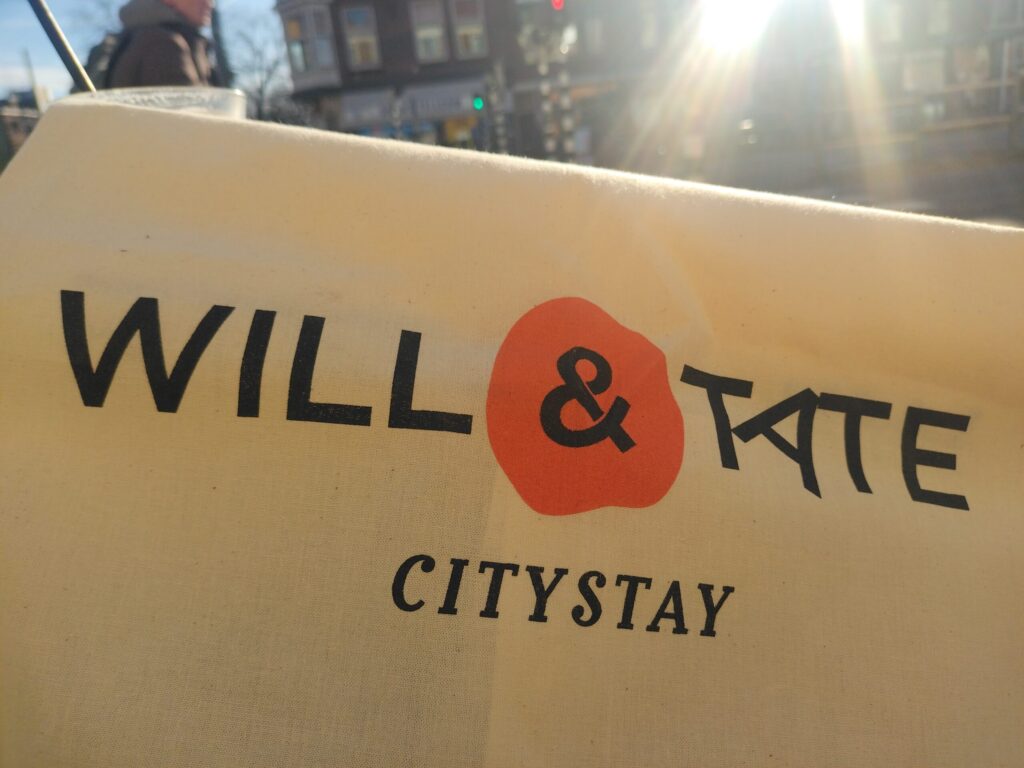 Will & Tate City Stay bag in a sunny day 
